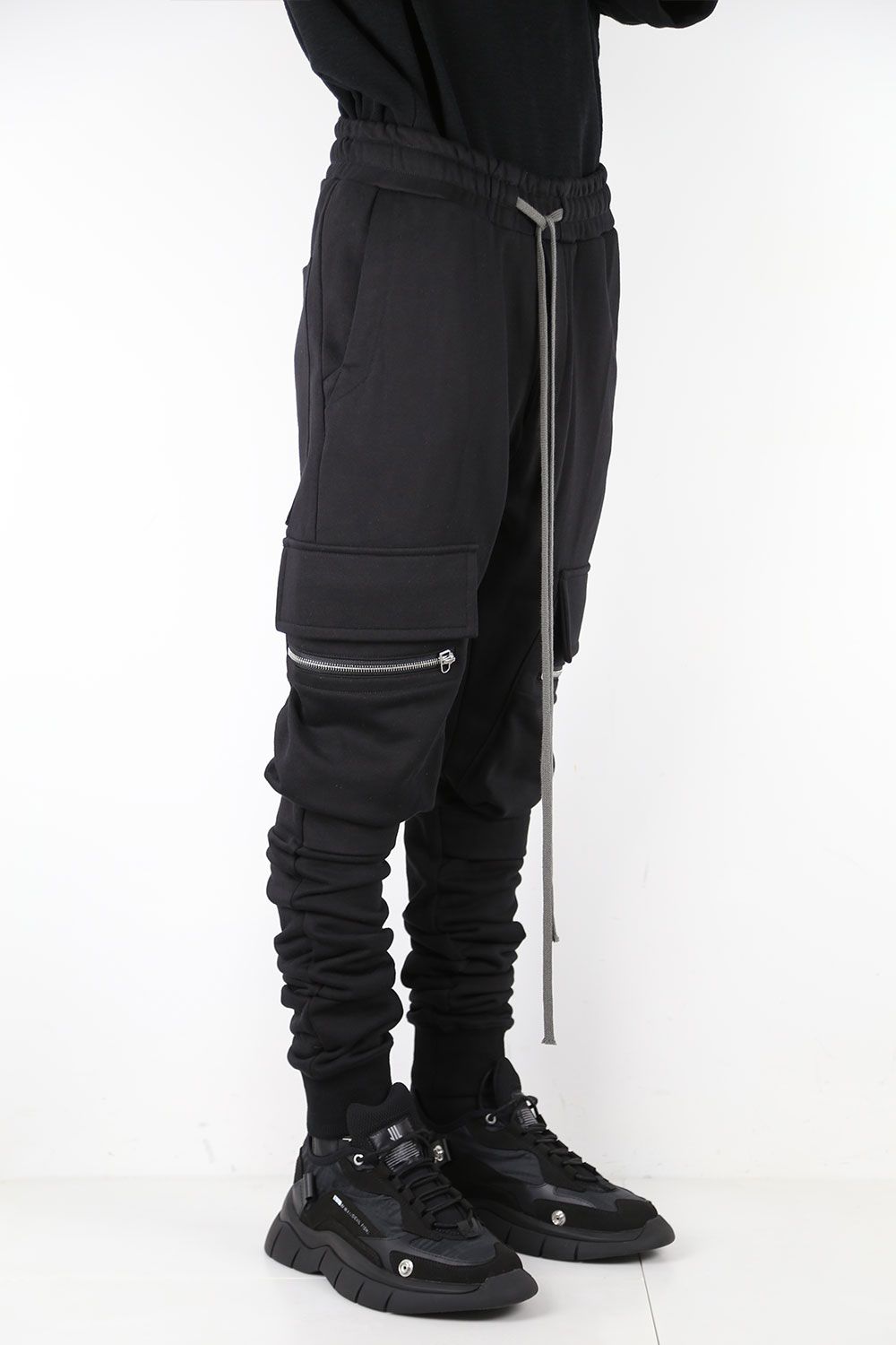 スウェッターカーゴスリムロングパンツ / SWEATER CARGO SLIM LONG PANTS / ブラック