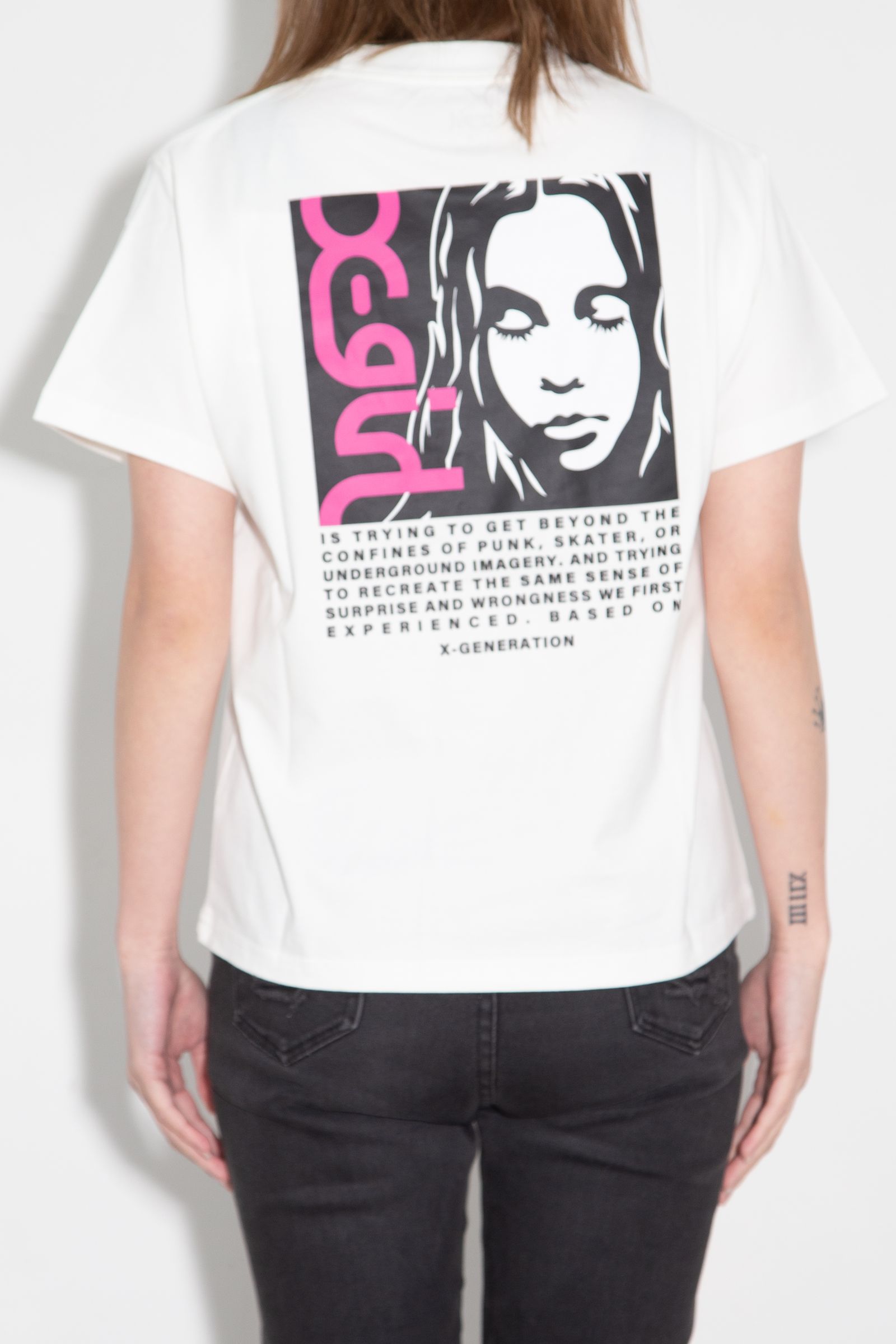 SIDE LOGO FACE LABEL S/S TEE / ホワイト