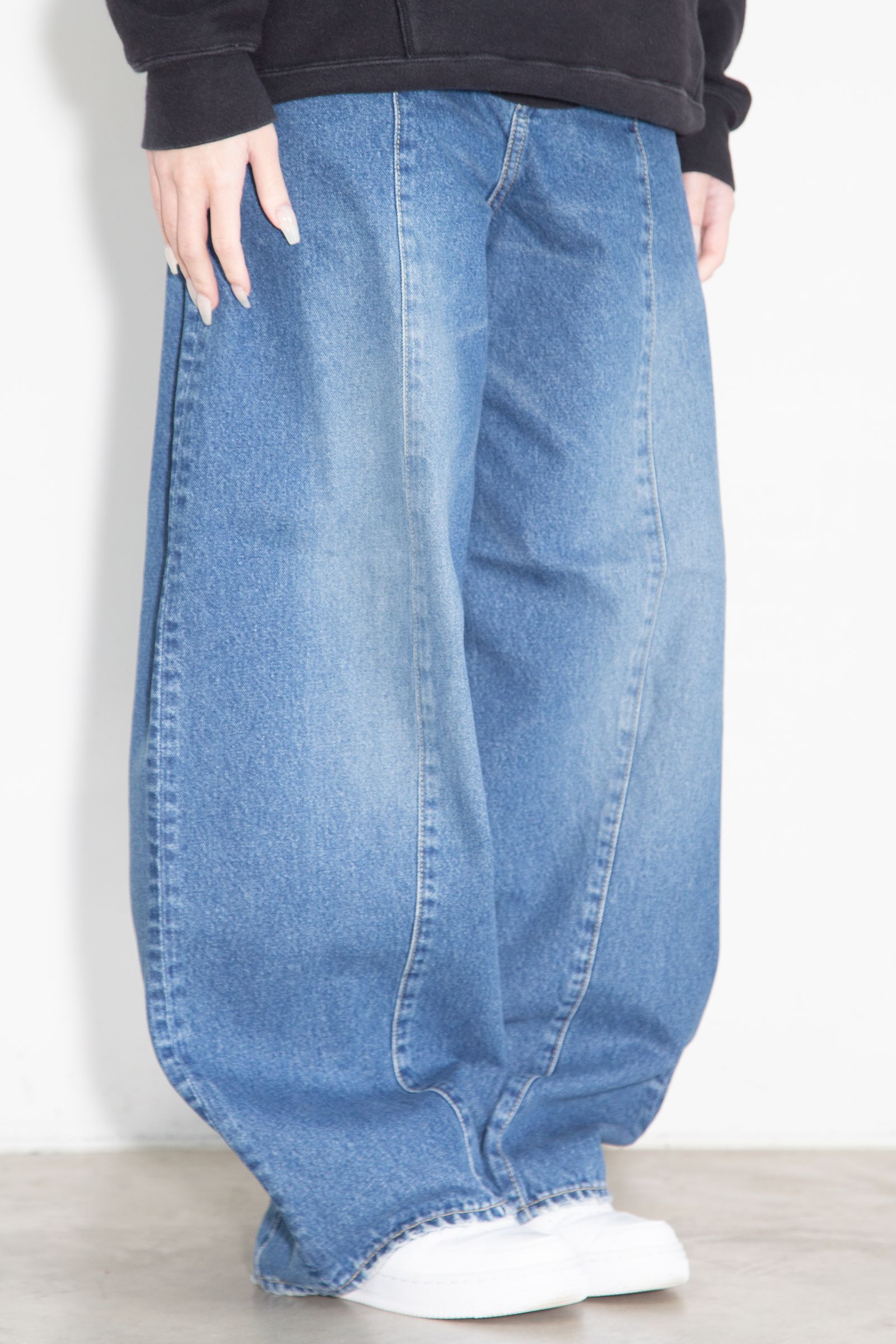 カーブデニムパンツ / ライトインディゴ