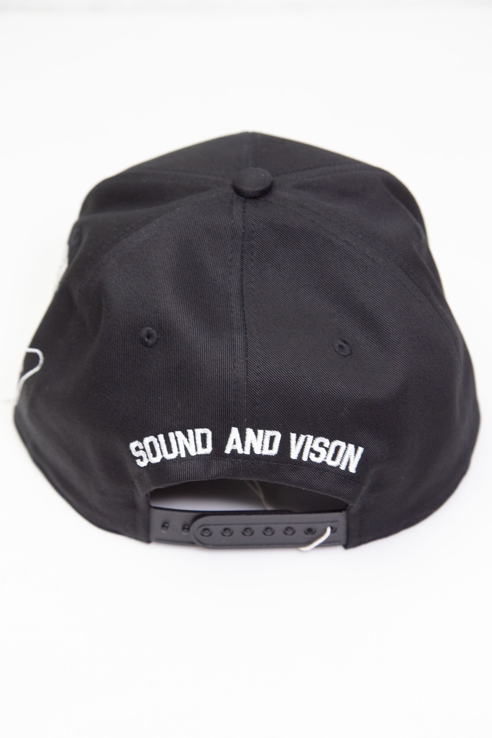 [購入は1人1点まで] HYS GUITAR GIRL刺繍 キャップ / ブラック