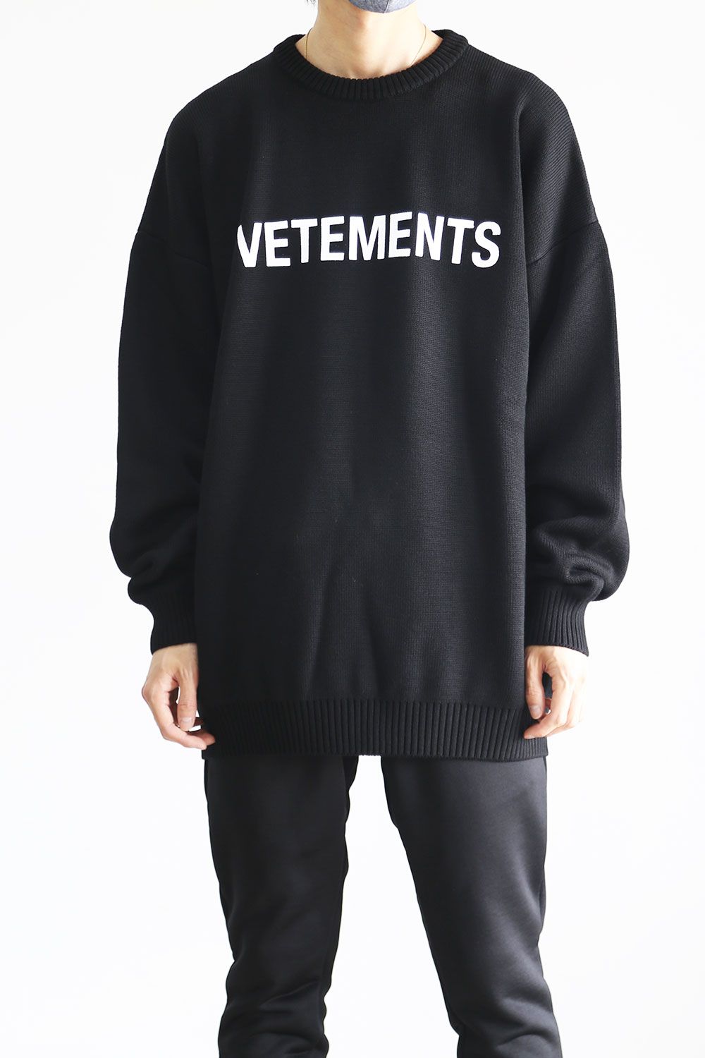 VETEMENTS - LOGO KNITTED JUMPER / ブラック | Tempt