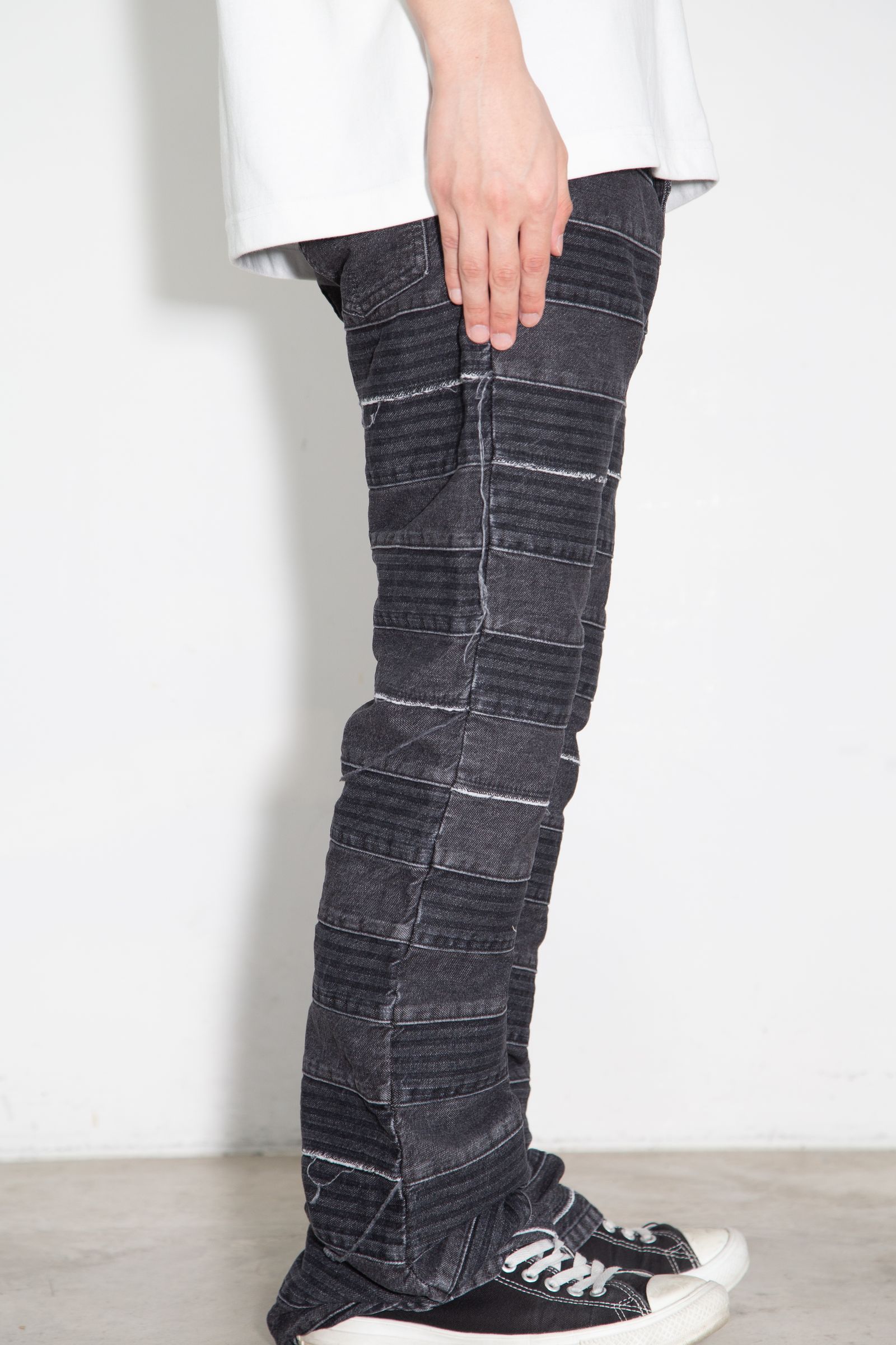 スクラッチフレアデニムパンツ / ブラック