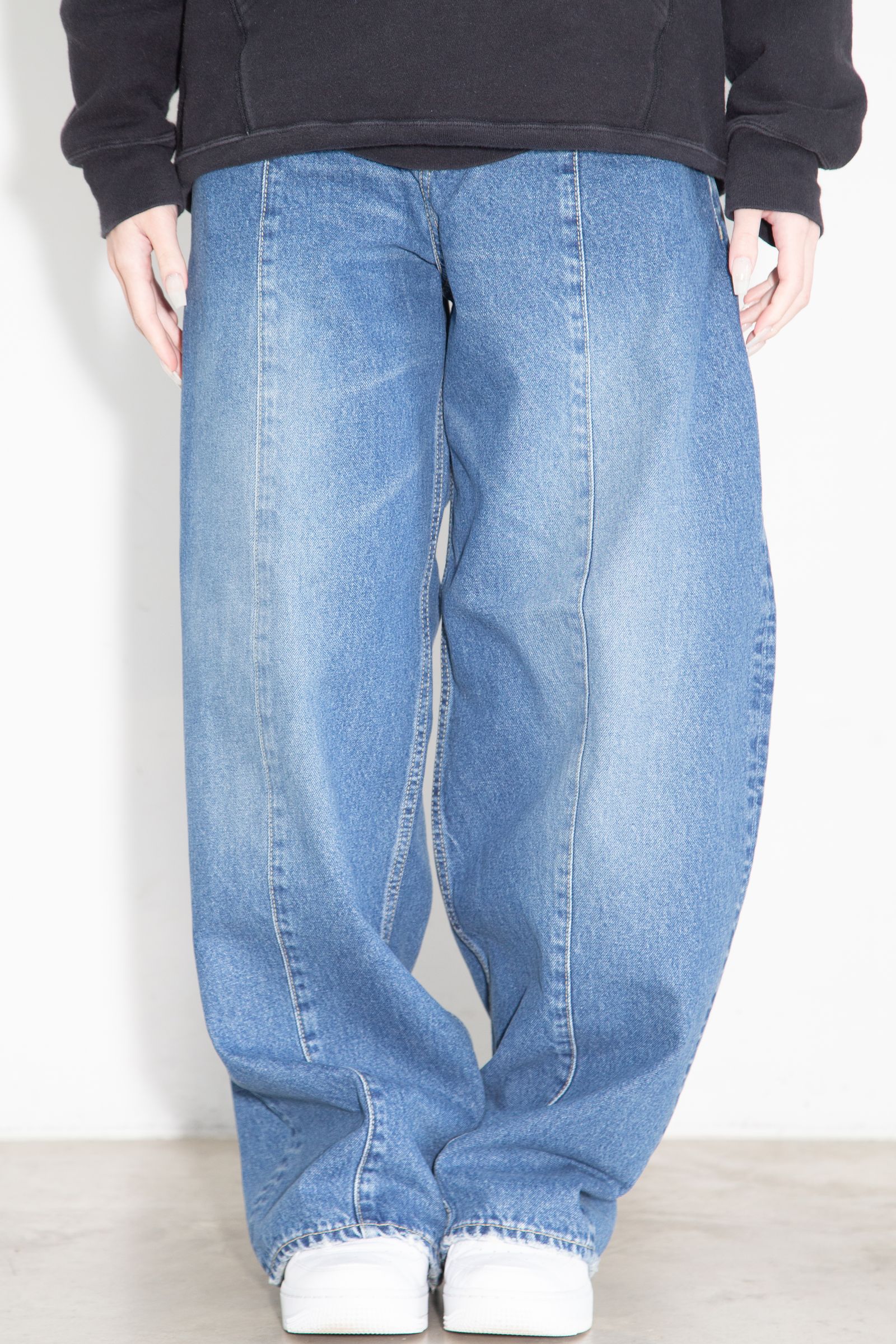 カーブデニムパンツ / ライトインディゴ