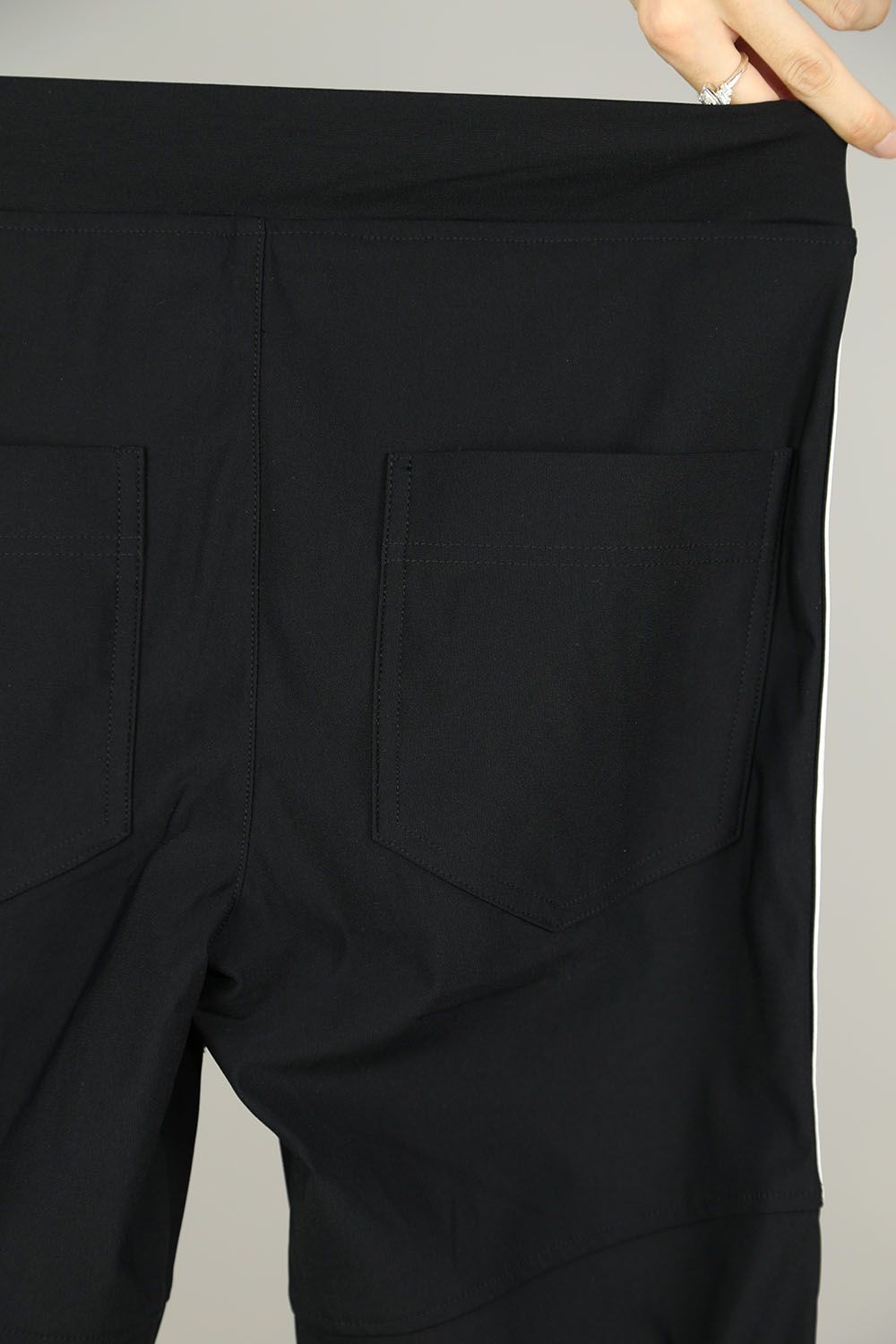 【人気定番商品】Johnson LINE NYLON PT / ブラック×ホワイト