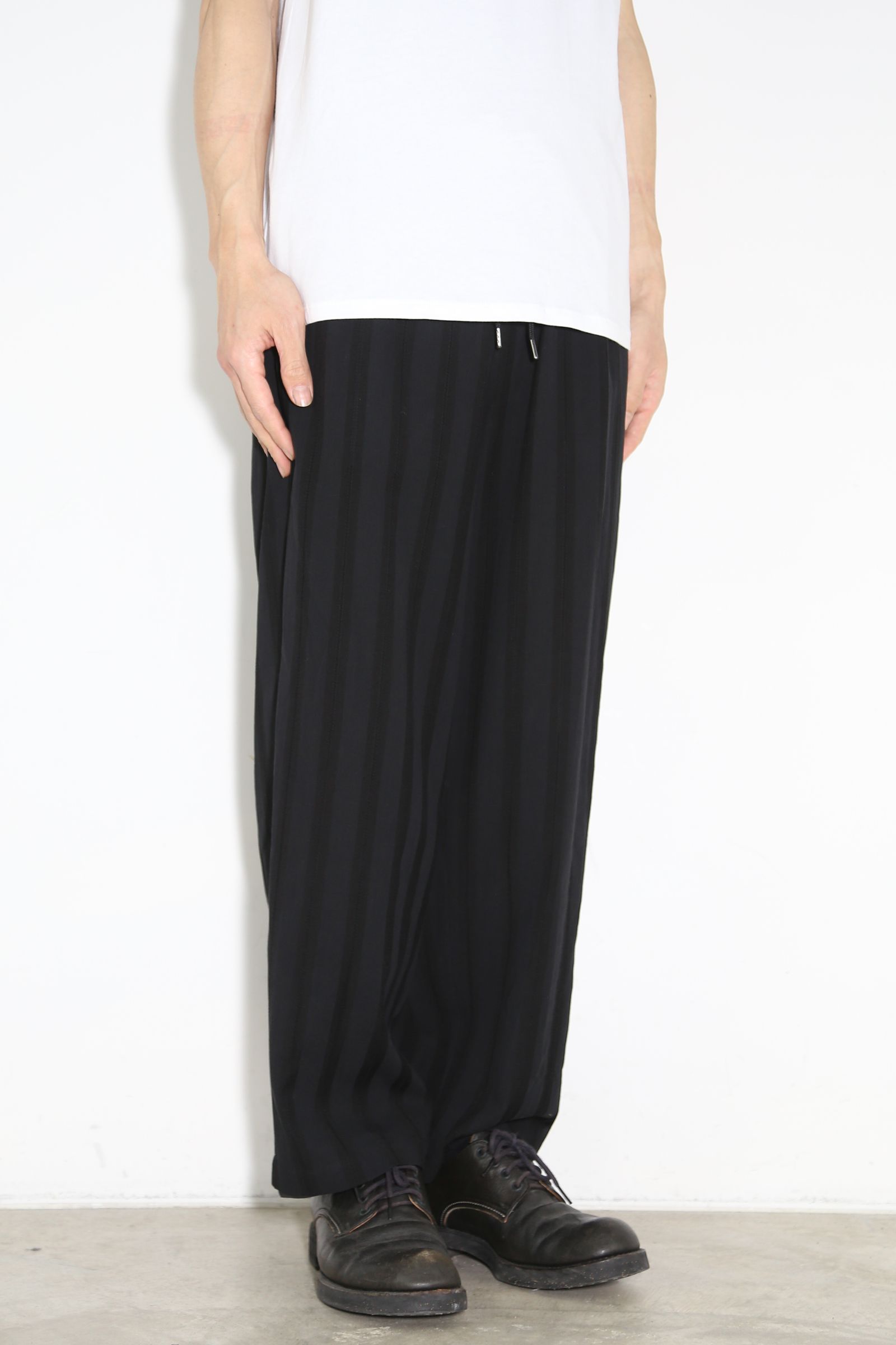 STRIPE LENO CLOTH EASY TROUSERS / ブラック