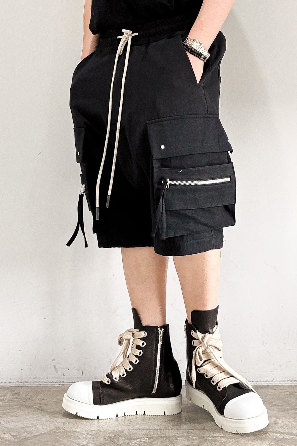CARGO SHORTS / ブラック