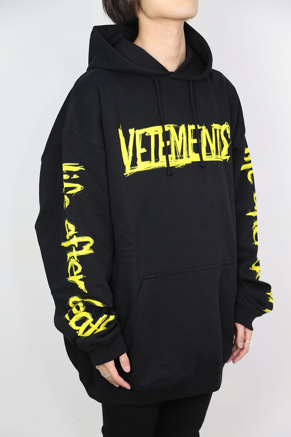 VETEMENTS - WORLD TOUR VETEMENTS HOODIE / ブラック | Tempt