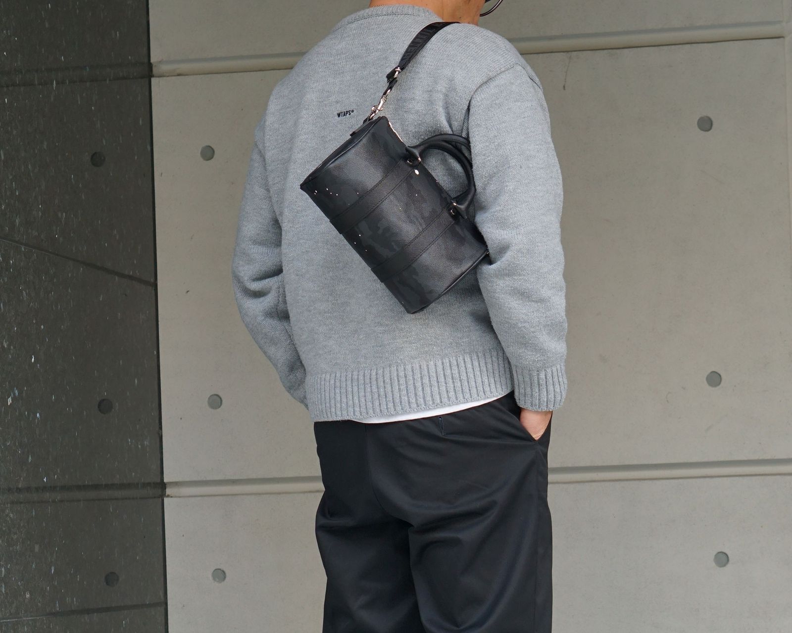 [4月下旬頃入荷予定] ミニボストンバッグ / ブラックカモ