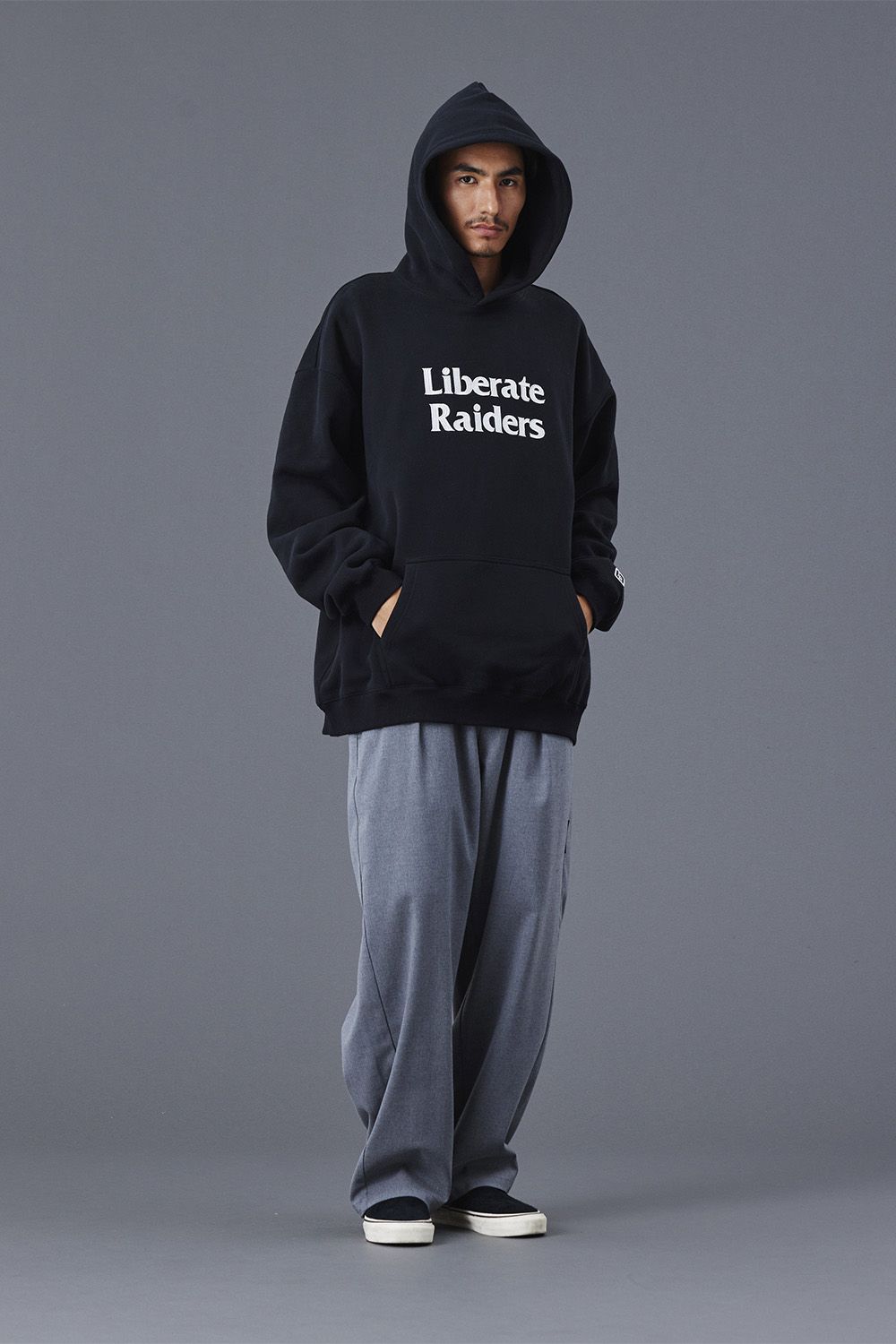 LR EMBROIDERY HOODIE / ブラック