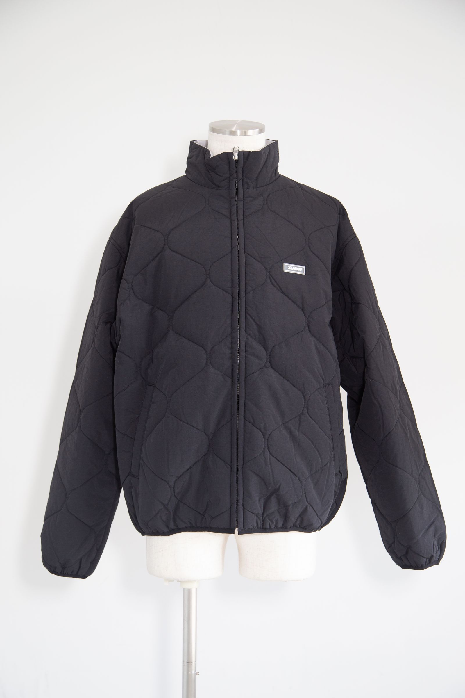XLARGE - REVERSIBLE QUILTED JACKET / ネイビー | Tempt