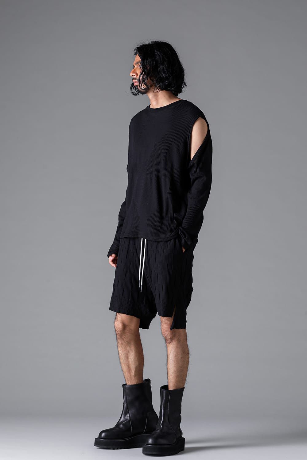 GRADIENT PLAID PATTERN SHORTS / ブラック