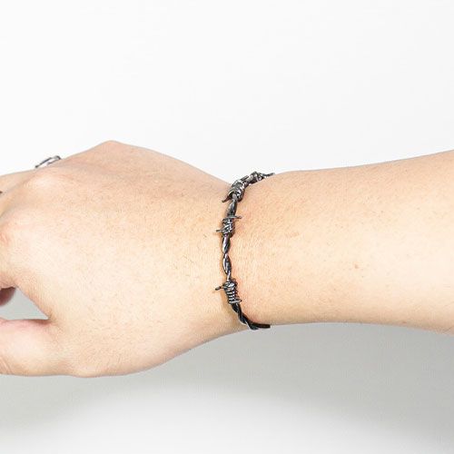 スパインバングル / SPINE BANGLE / ブラック