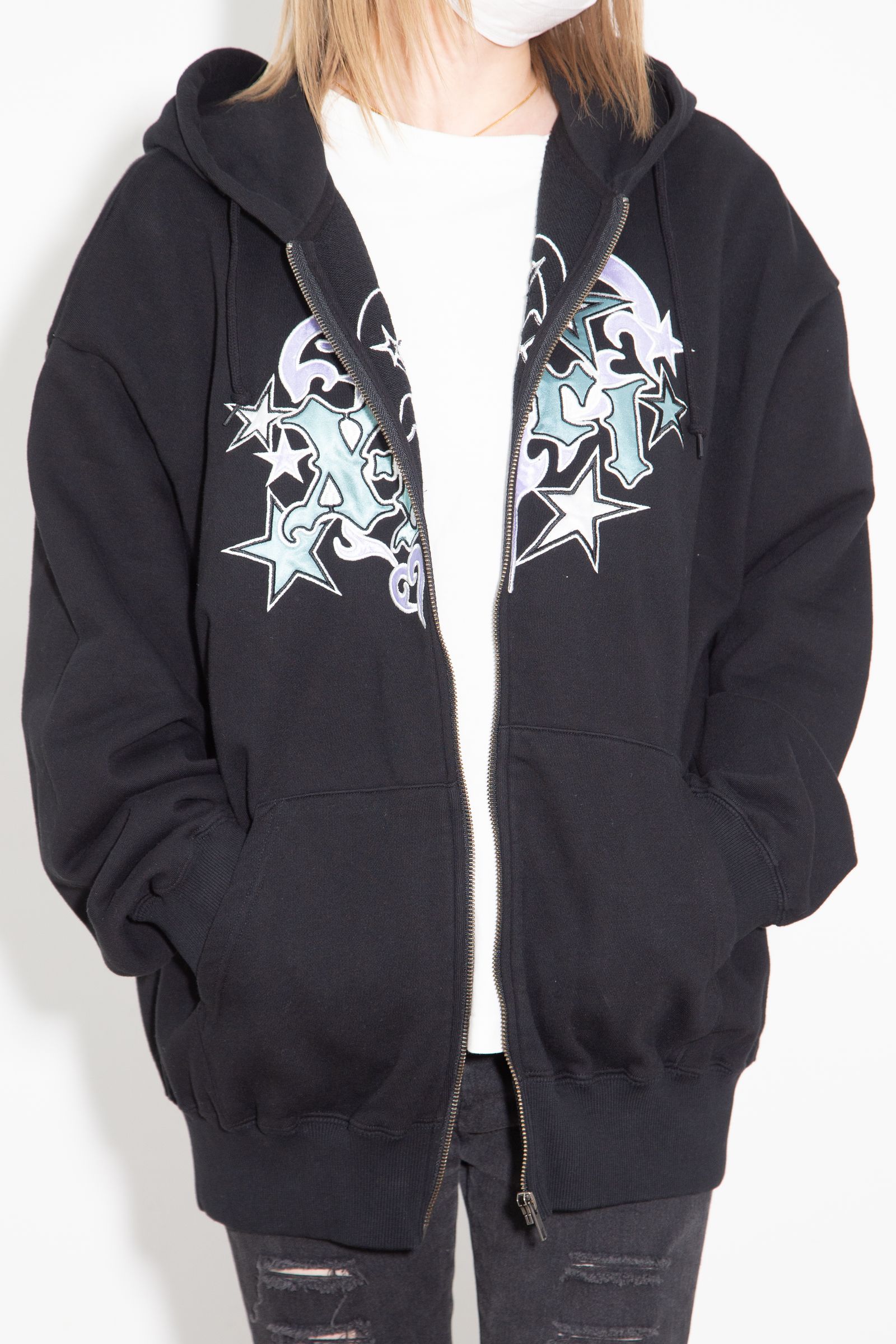 TRIBAL HEART ZIP UP SWEAT HOODIE / ブラック