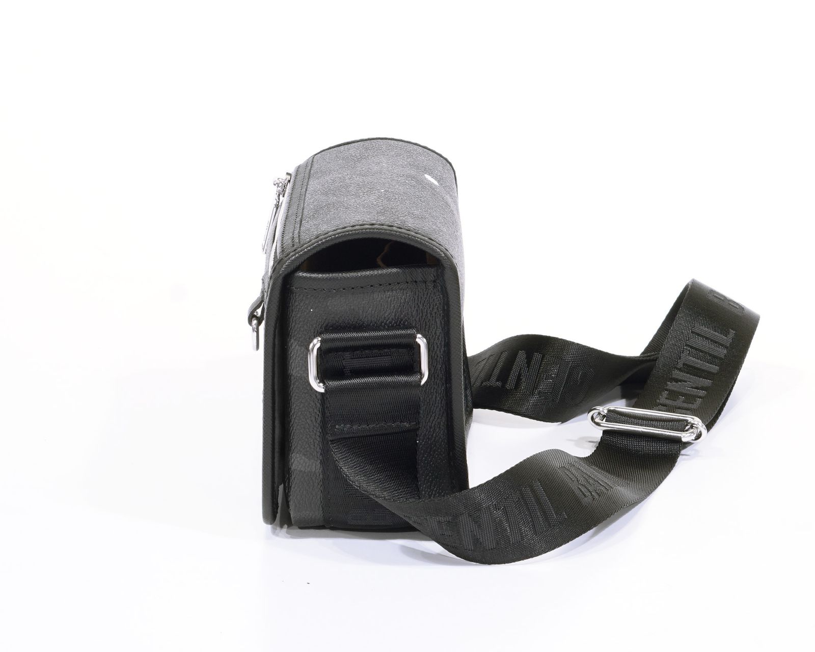 GENTILBANDIT スモールクロスボディ ブラックカモ 新品未使用！ GENTIL BANDIT - スモールクロスボディ / ブラックカモ | Tempt