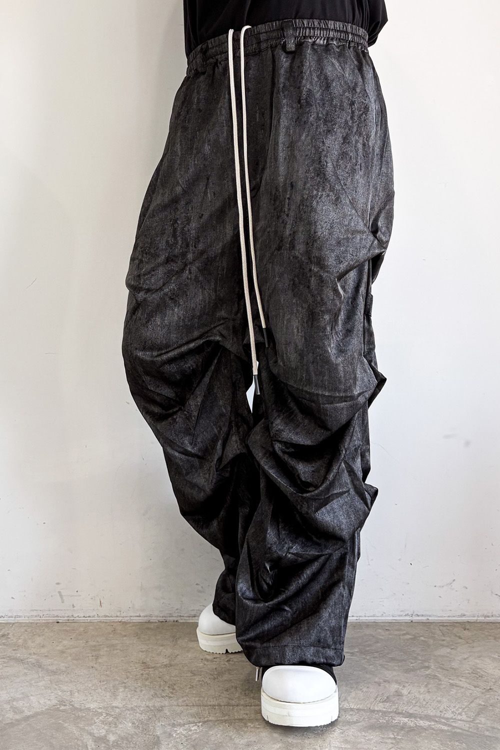 TUCK WIDE / ブラック