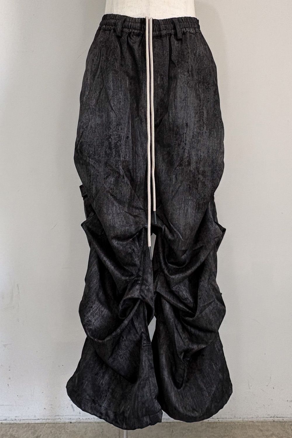 TUCK WIDE / ブラック