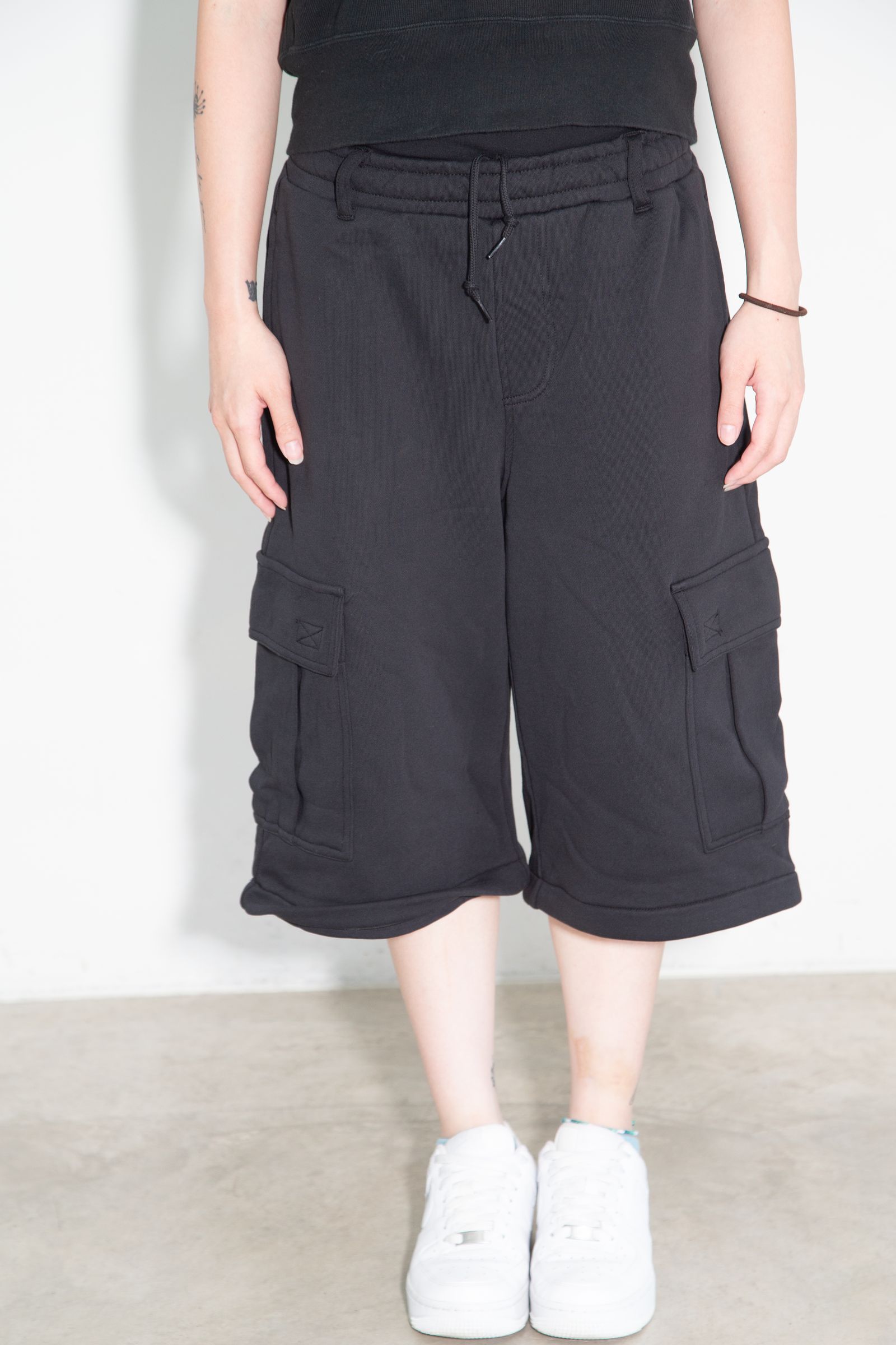 EMBLEM POCKET 2WAY BUGGY SWEATPANTS / ブラック