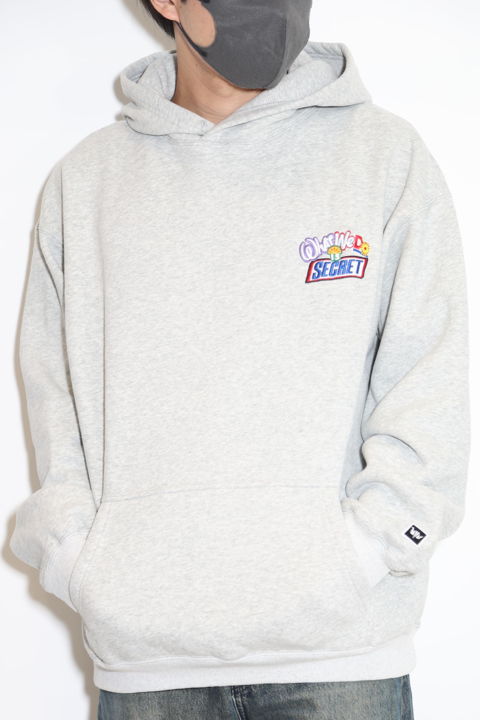EMBROIDERY HOODIE / グレー