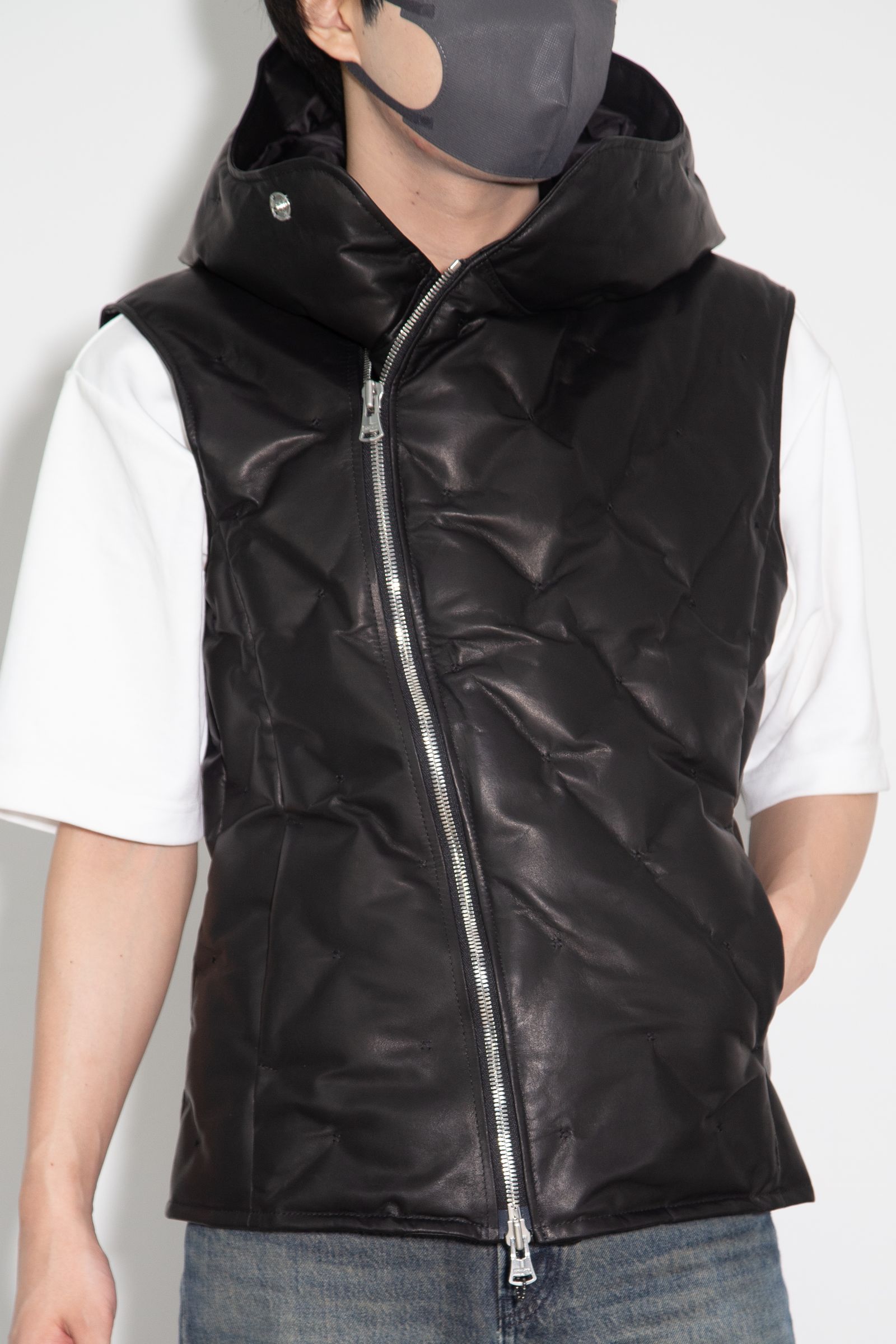 MONOCHROME LUXURY STEER 0.6mm “POLISH WHITE GOOSE DOWN” VEST / ブラック