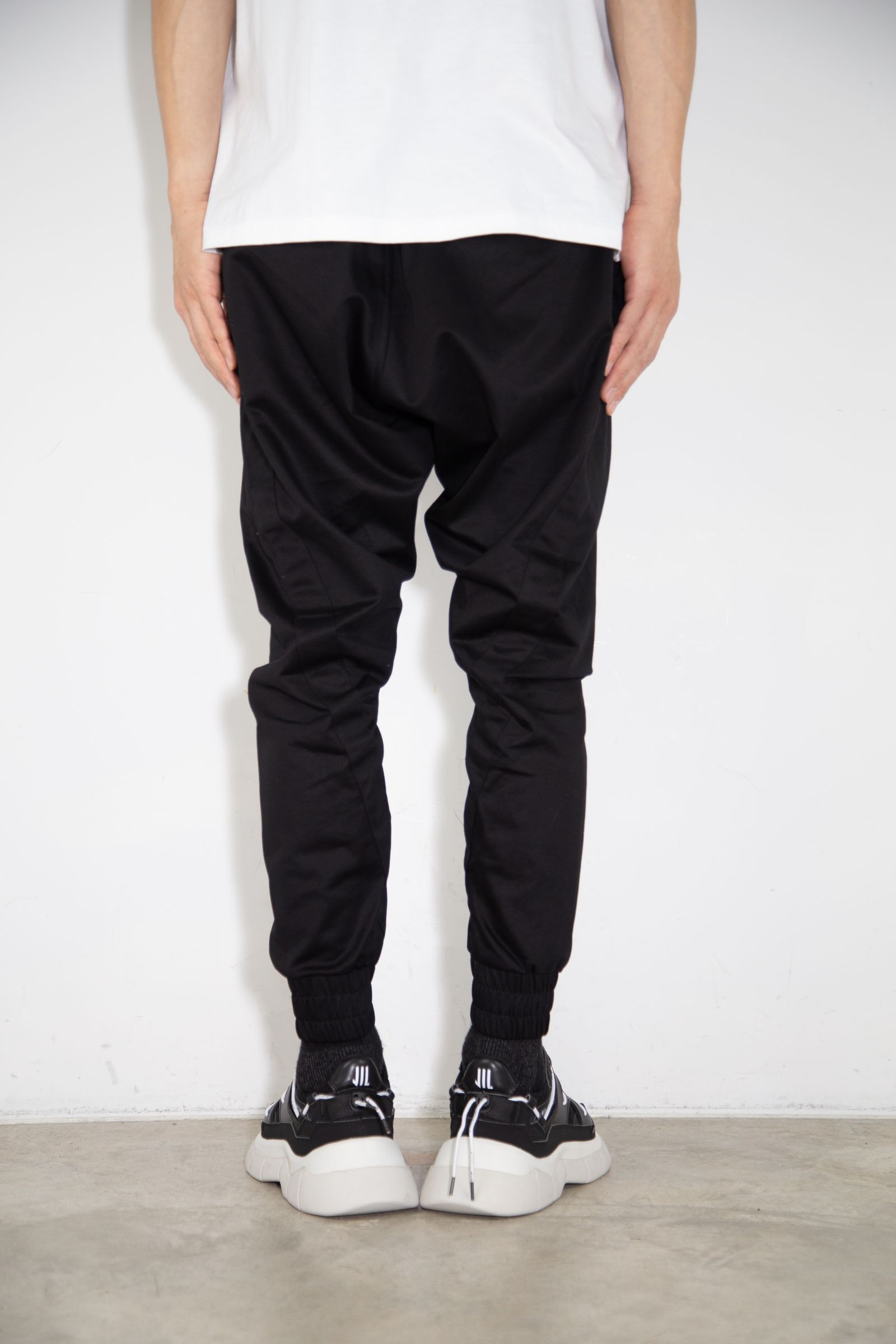 LINE TORNADO PANTS / ブラック
