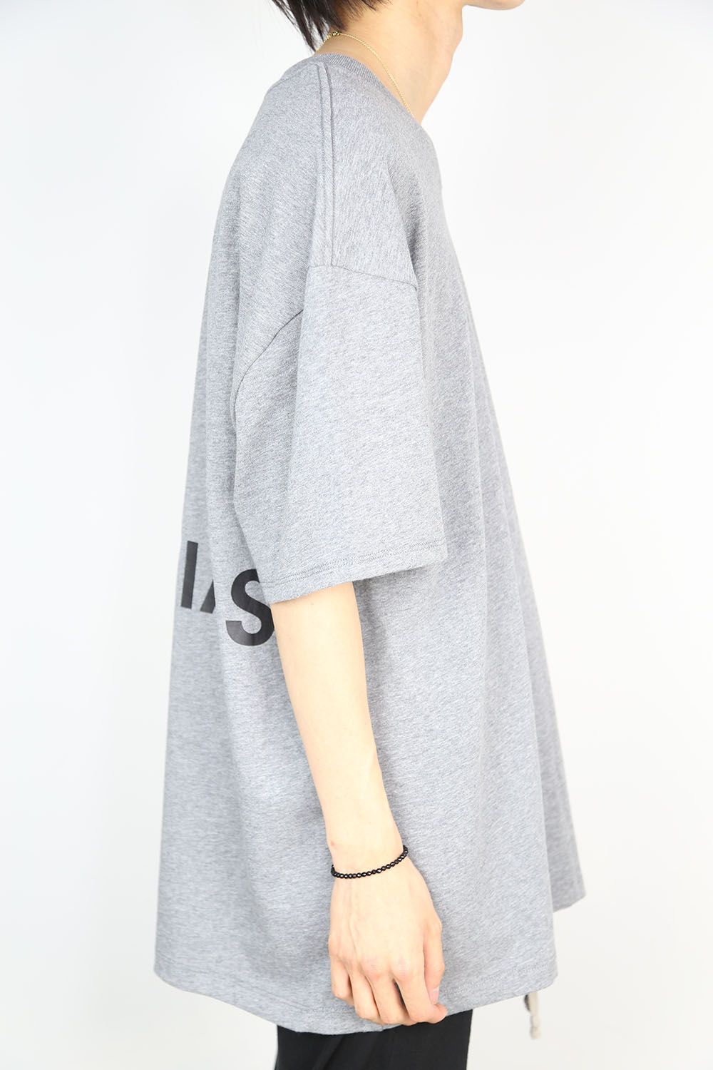 BACK LOGO S/S TEE / スノーグレー