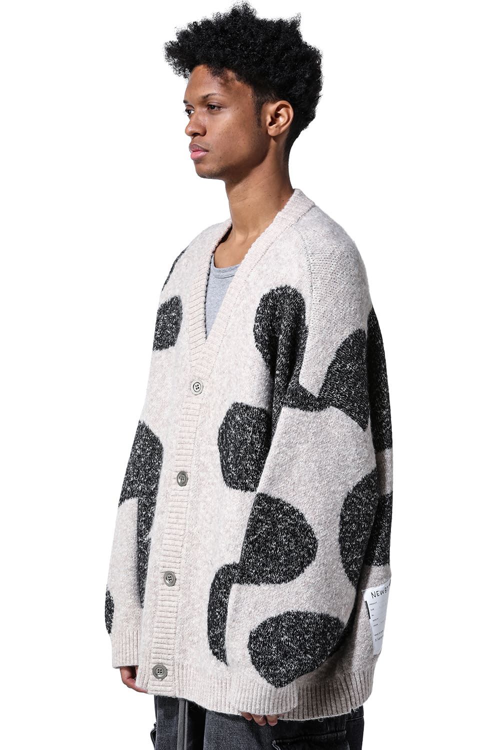 ドット模様オーバーサイズカーディガン / Polka Pattern Knit Cardigan / ブラック×ベージュ / ag-8010