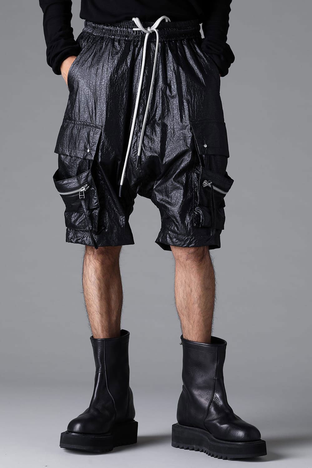 CARGO SHORTS / ブラック