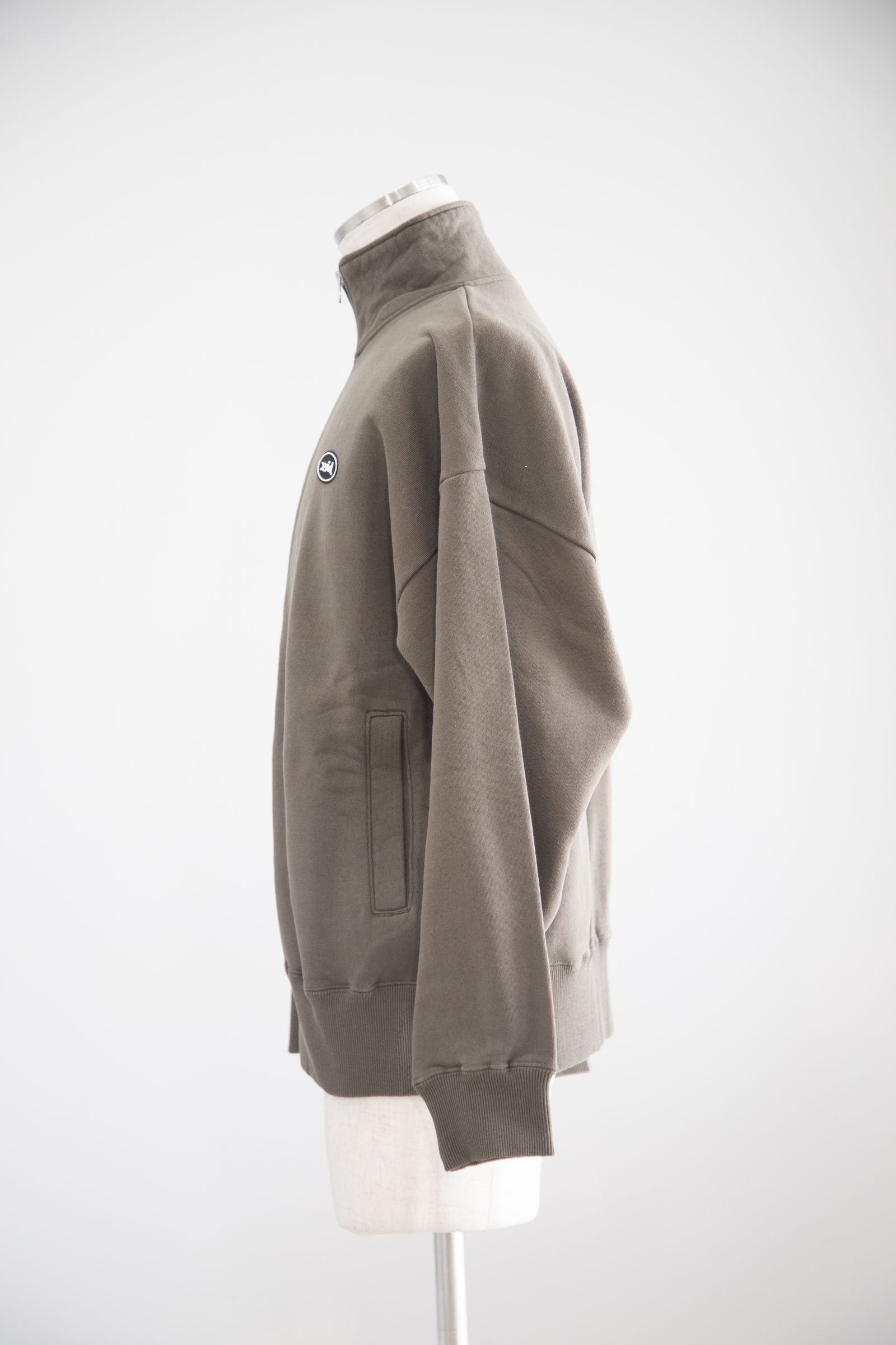 [ラスト1点 サイズS] OVAL LOGO ZIP UP SWEAT TOP / オリーブ