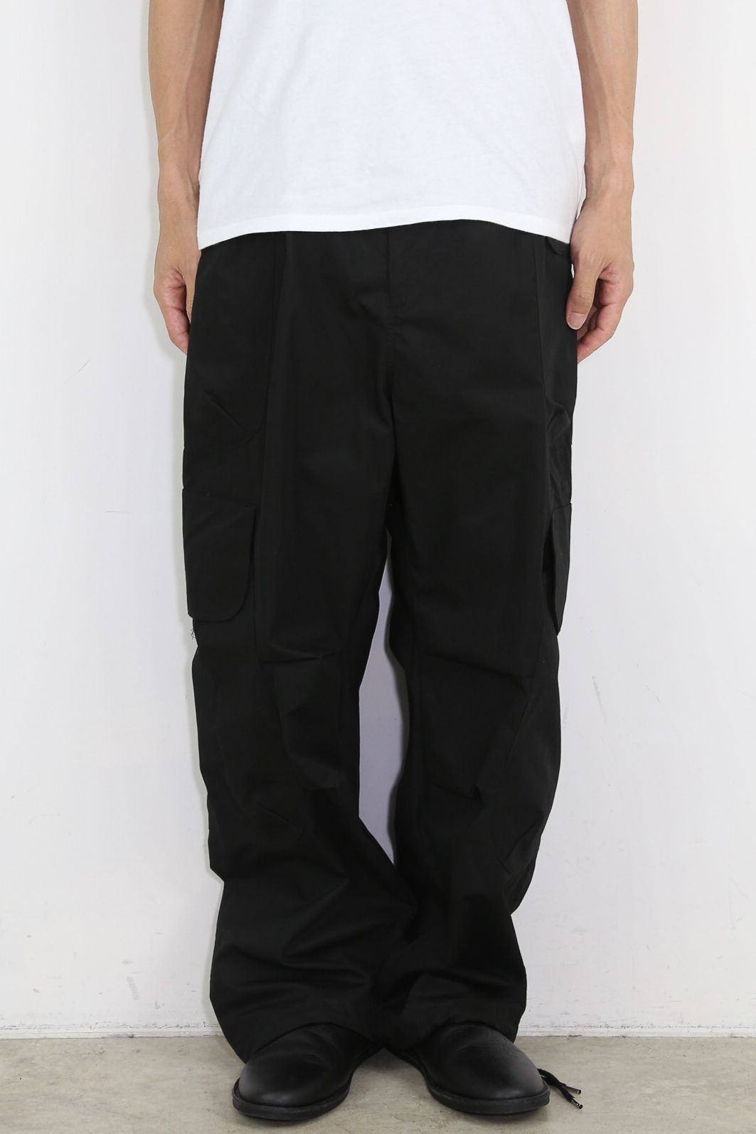 ［ラスト1点 サイズ2］NYLON CARGO POCKET PANTS / ブラック