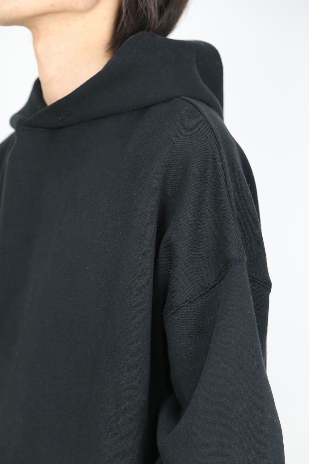 BACK LOGO HOODIE / ブラック