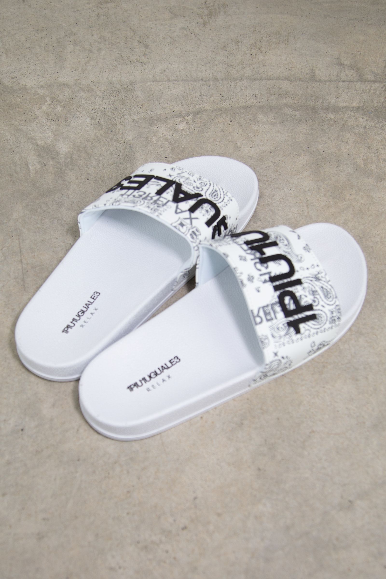 ペイズリー柄シャワーサンダル
