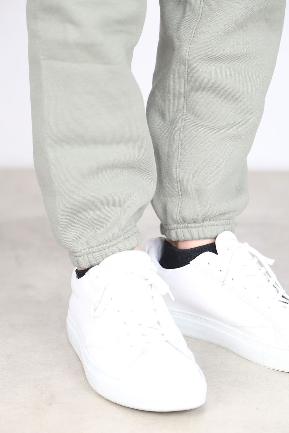 FRONT LOGO REFLECTOR SWEAT PANTS / セージ