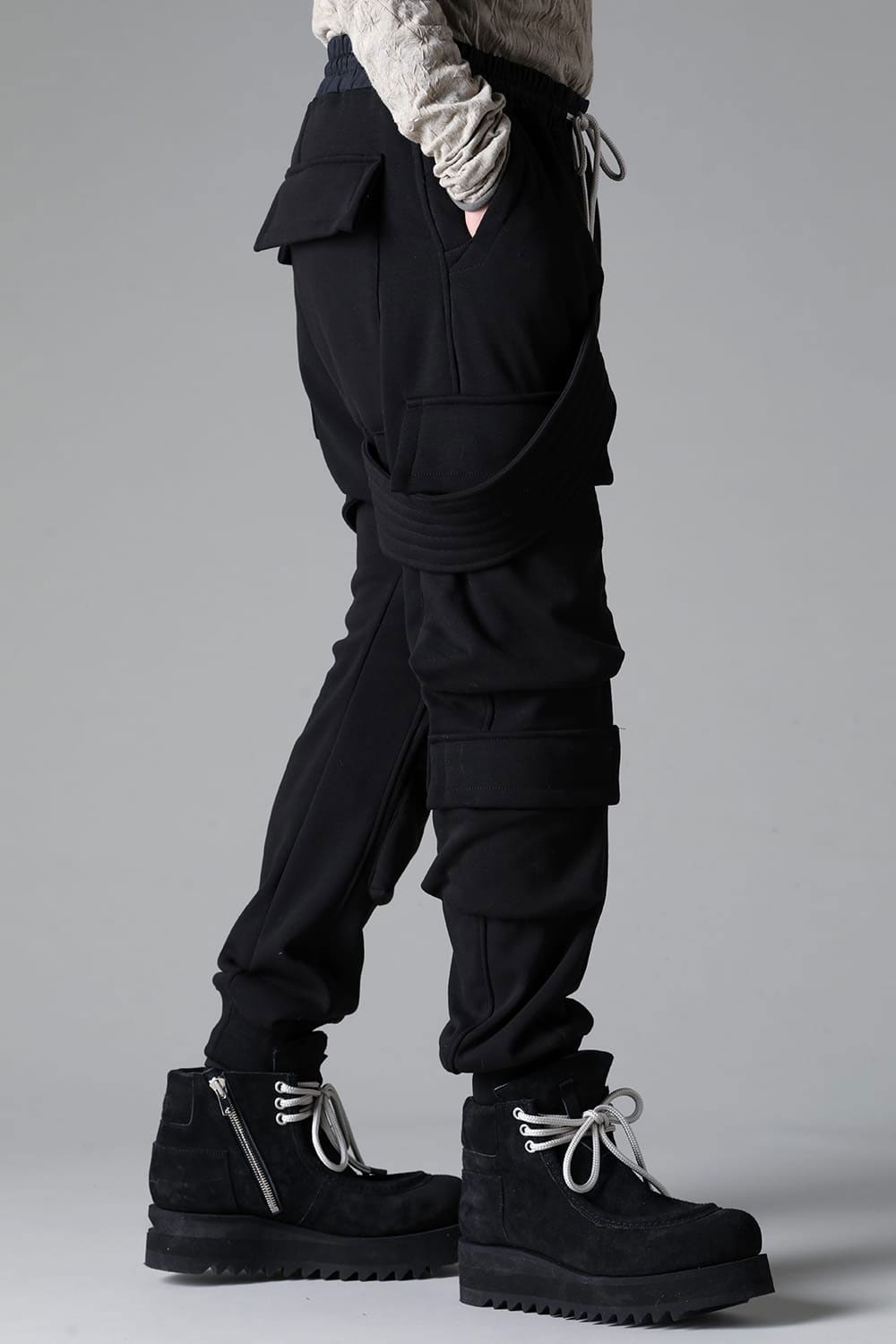 ボンバーヒートベルトカーゴサルエルスウェットパンツ / Bomber Heat Belt Cargo Sarouel Pants / ブラック / ag-10059