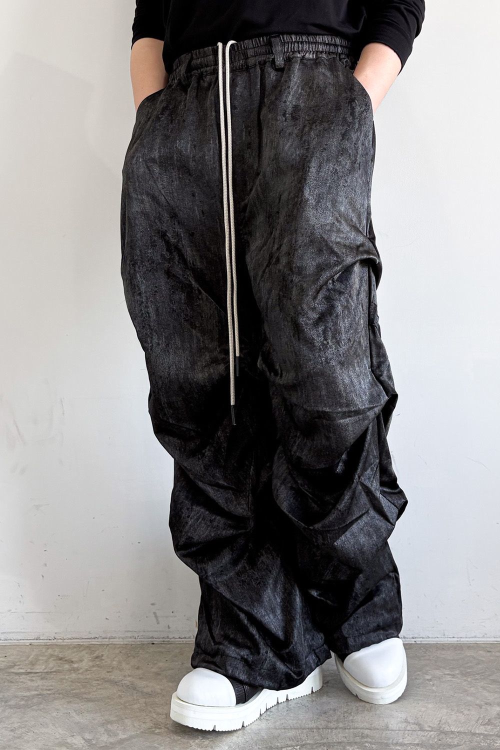 TUCK WIDE / ブラック