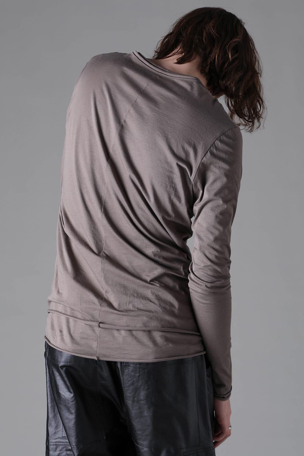 Layered V-Neck Log Sleeve