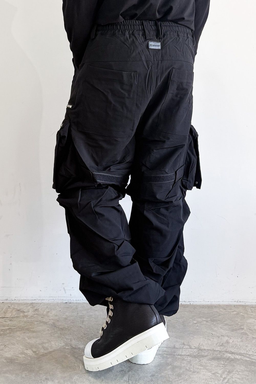 CARGO TUCK WIDE / ブラック