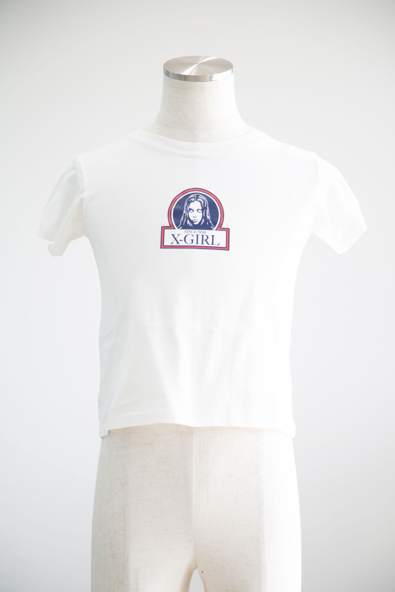 X-girl - FRAMED FACE S/S BABY TEE / ブラック | Tempt
