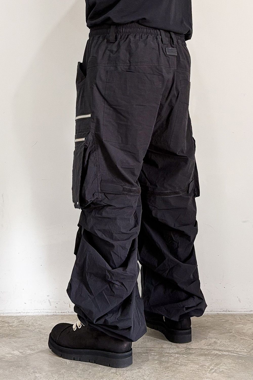 CARGO TUCK WIDE / ブラック