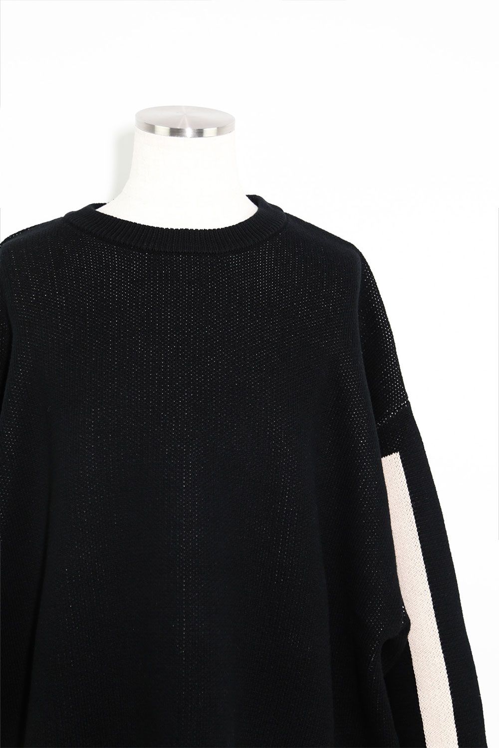ジオメトリックパターンニット / Geo Pattern Knit Top / ブラック×アイボリー