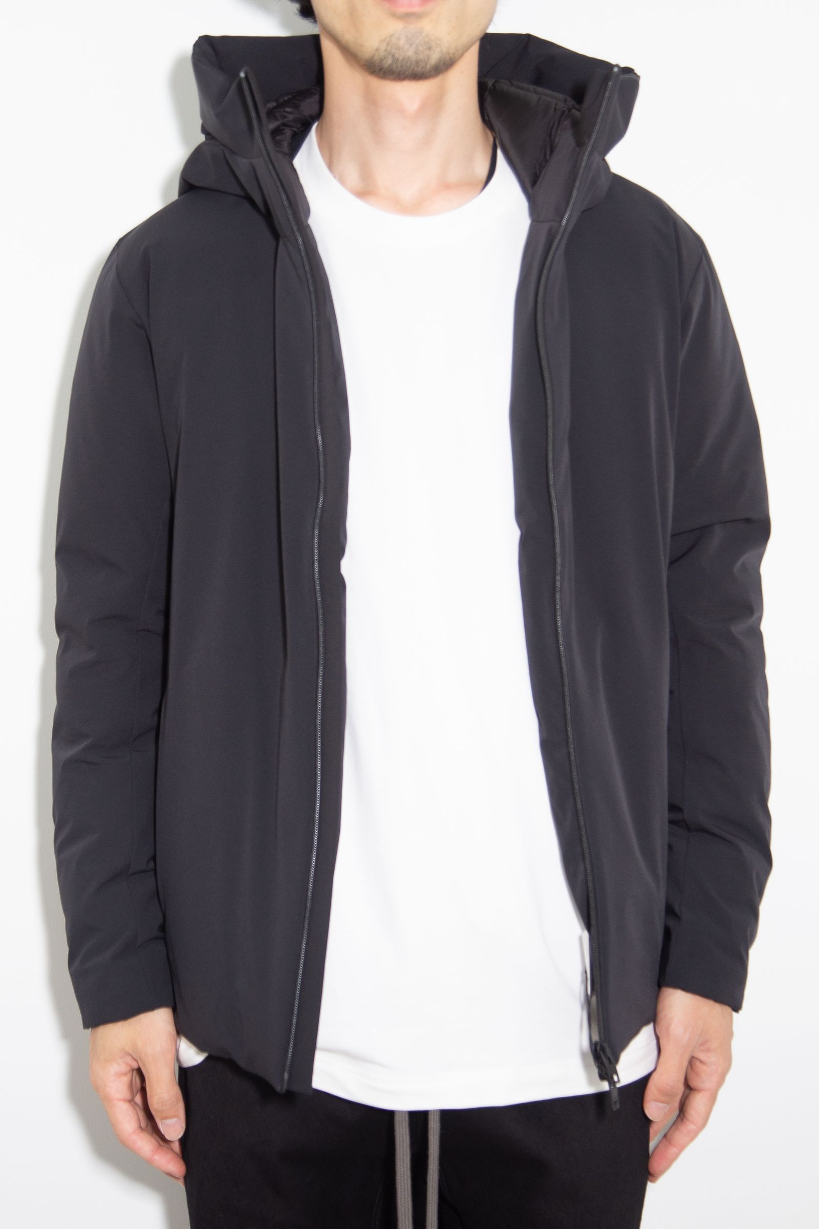 3LAYER LIGHT TAFFETA HOODED DOWN JACKET / ブラック
