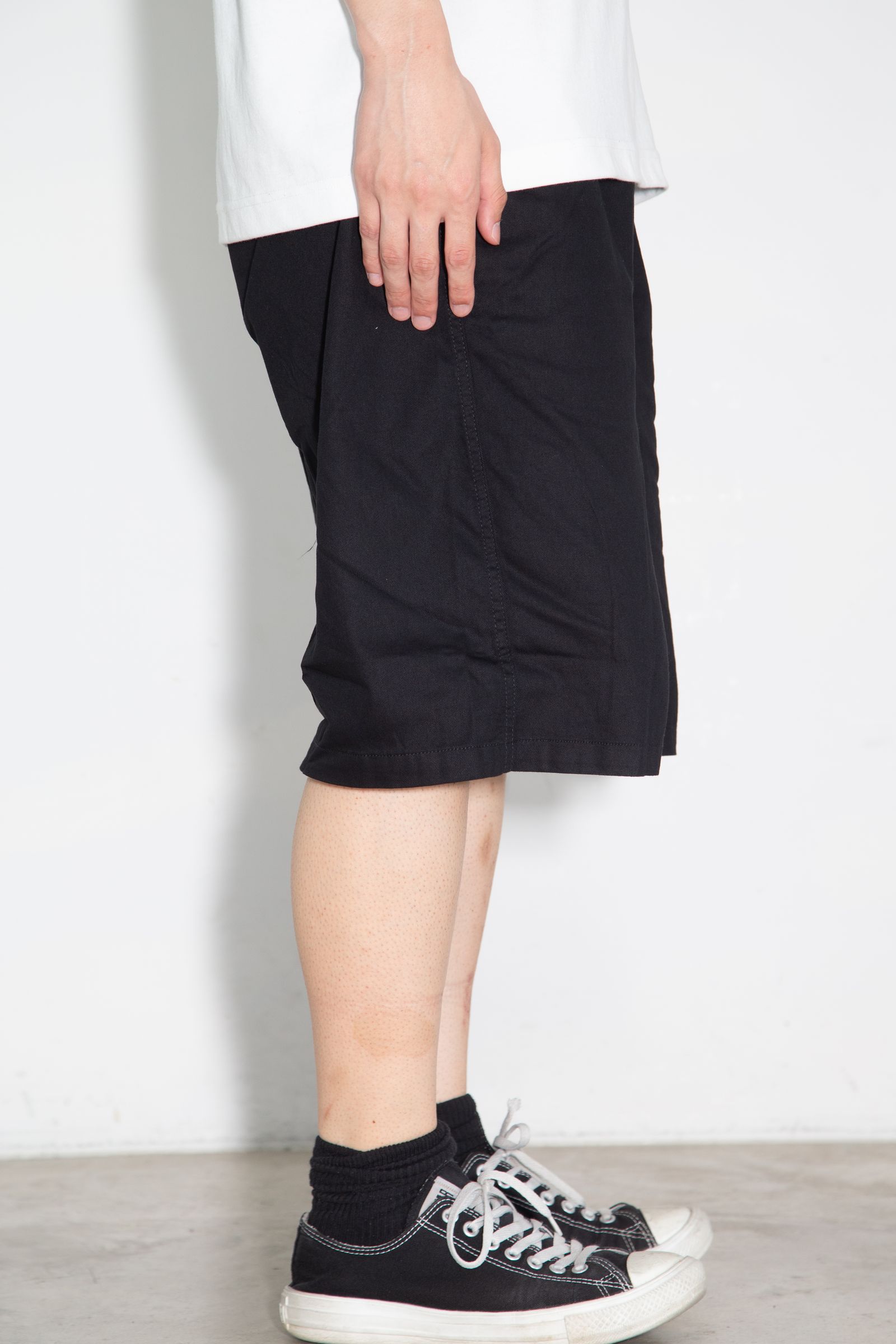 LOOSE EASY SHORT PANTS / ブラック
