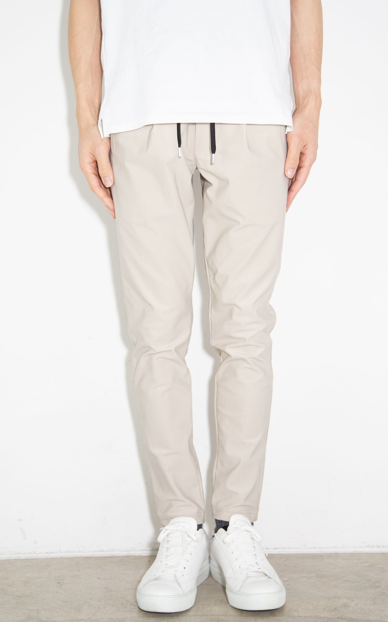 [ラスト1点 サイズ1] 【人気継続商品】 CHRIS EASY HEAT TUCK PANTS / グレージュ