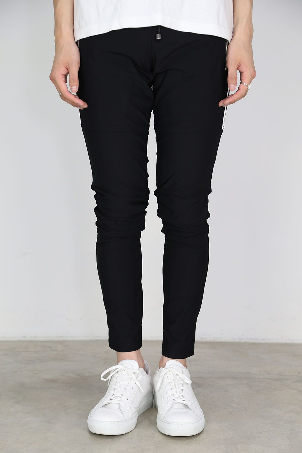 タイムセール♪【美品】RESOUND CLOTHING ラインパンツ　ブラック RESOUND CLOTHING - 【RESOUND×BANDELコラボ】 RC×BANDEL