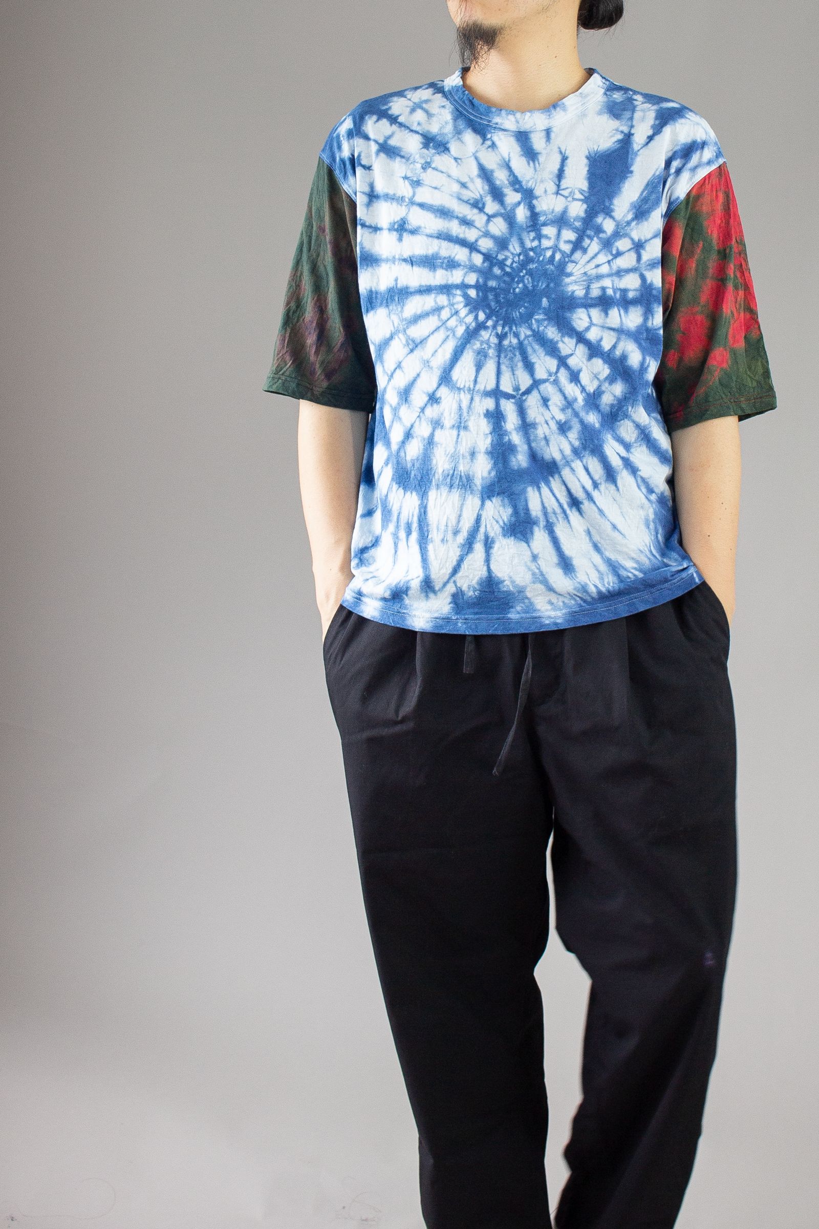 TOMOSHIBI x chloro コラボTシャツ - 藍タイダイ