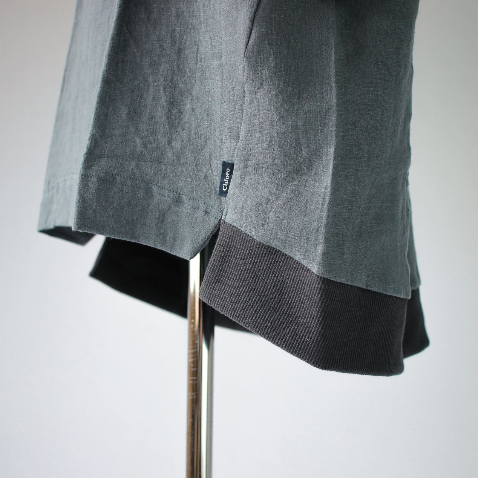 Chloro 裾のリブが特徴のフレンチリネンtシャツ リブプルオーバー Tomoshibi