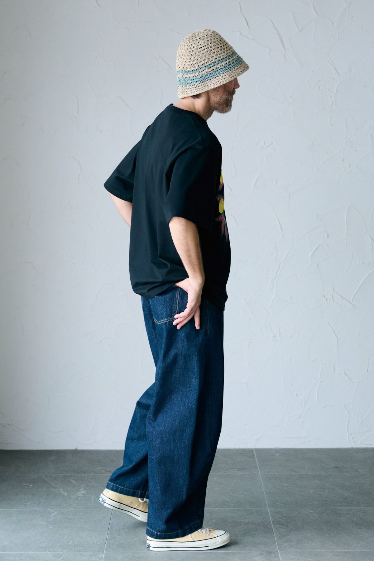 MEGURU / NEEDLE PATCH TOP 刺繍Tシャツ - BLACK