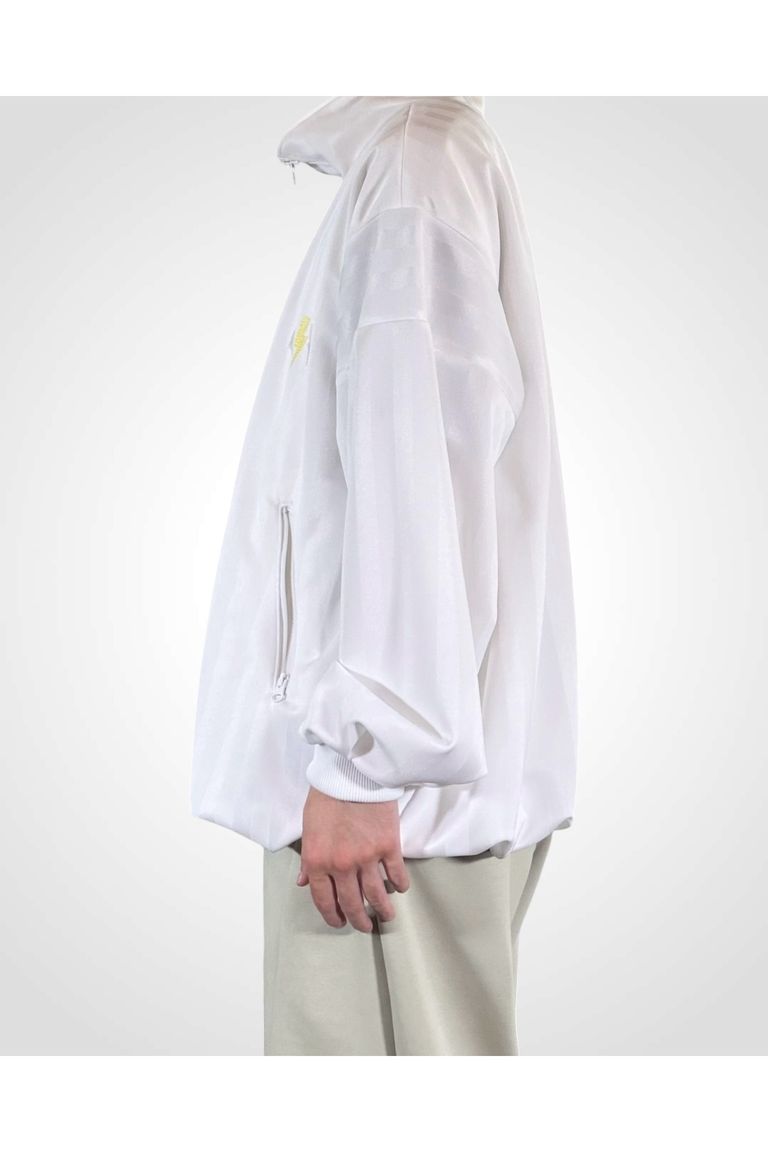身長172cm : Size RELAX着用