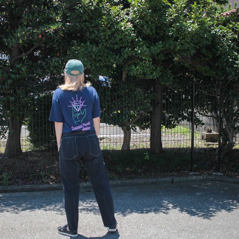 夏のブラックデニムスタイル