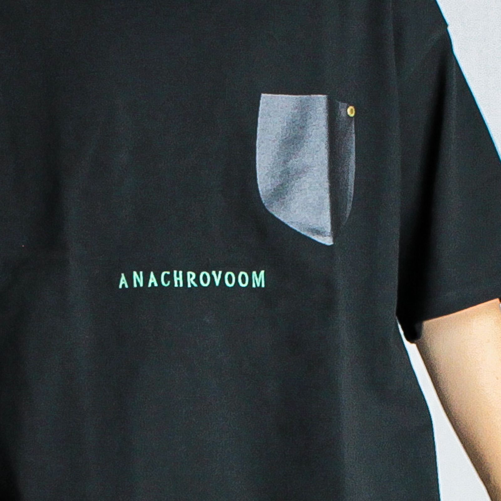 落ち着きのあるTシャツスタイル