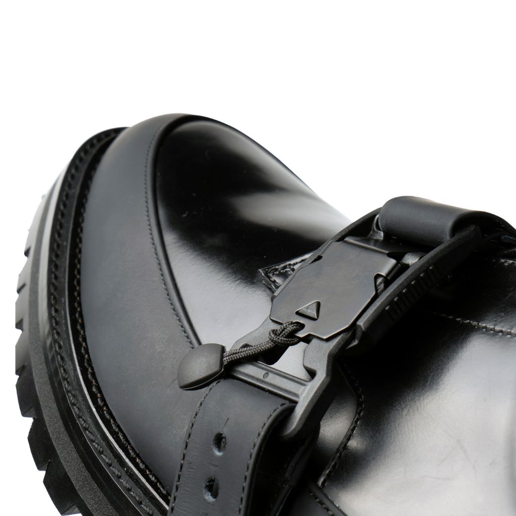 FOOT INDUSTRY | tomoshibi